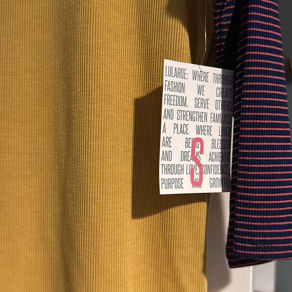 LuLaRoe Randy - Picture 2 of 3